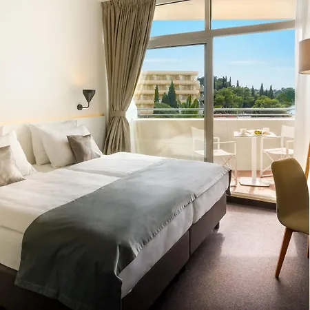 Ξενοδοχείο Remisens Albatros 4*