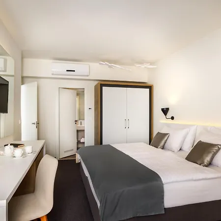 Remisens Albatros Hotel 4*